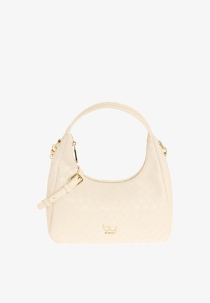 Borsa a tracolla in pelle intrecciata color crema con manico curvo, tracolla regolabile, cerniera dorata e piccolo logo dorato sulla parte anteriore.