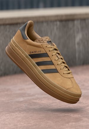 GAZELLE BOLD - Sneakers basse - cardboard/core black