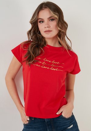 REGULAR FIT - Trükipildiga T-särk - red