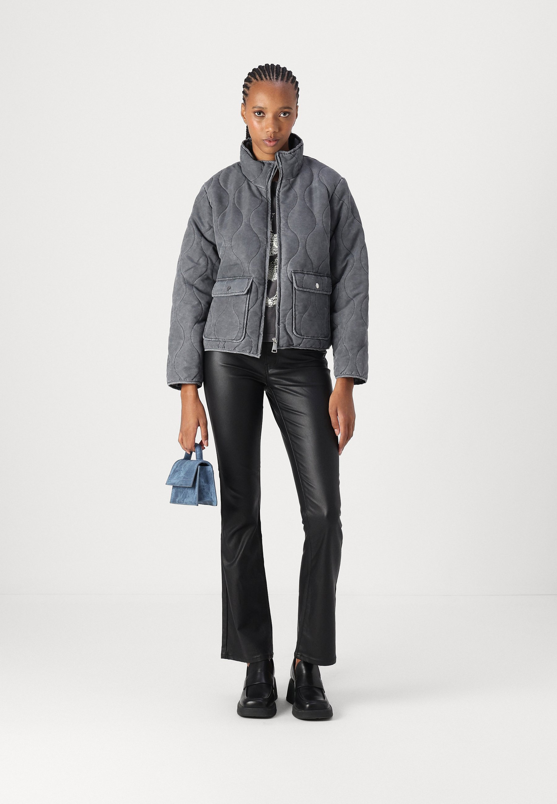 23年モデル　POTENZA　MATELASSE SHORT JACKET Vero Moda VMLEA JACKET - Winter jacket - asphalt/grey