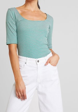 KIOMI T-shirt z nadrukiem