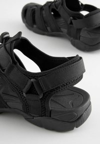 Next EDIT FISHER - Chodecké sandály - black