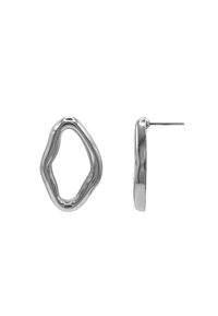 Sølvmetalløreringer med en organisk, flytende form og en polert finish. Designet har en bølgete kontur og en stift bak for feste.