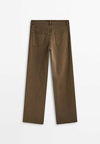 Bruna rak ben-jeans med en slät yta, som har två bakfickor. Söm i matchande färg, minimal design, inga utsmyckningar.