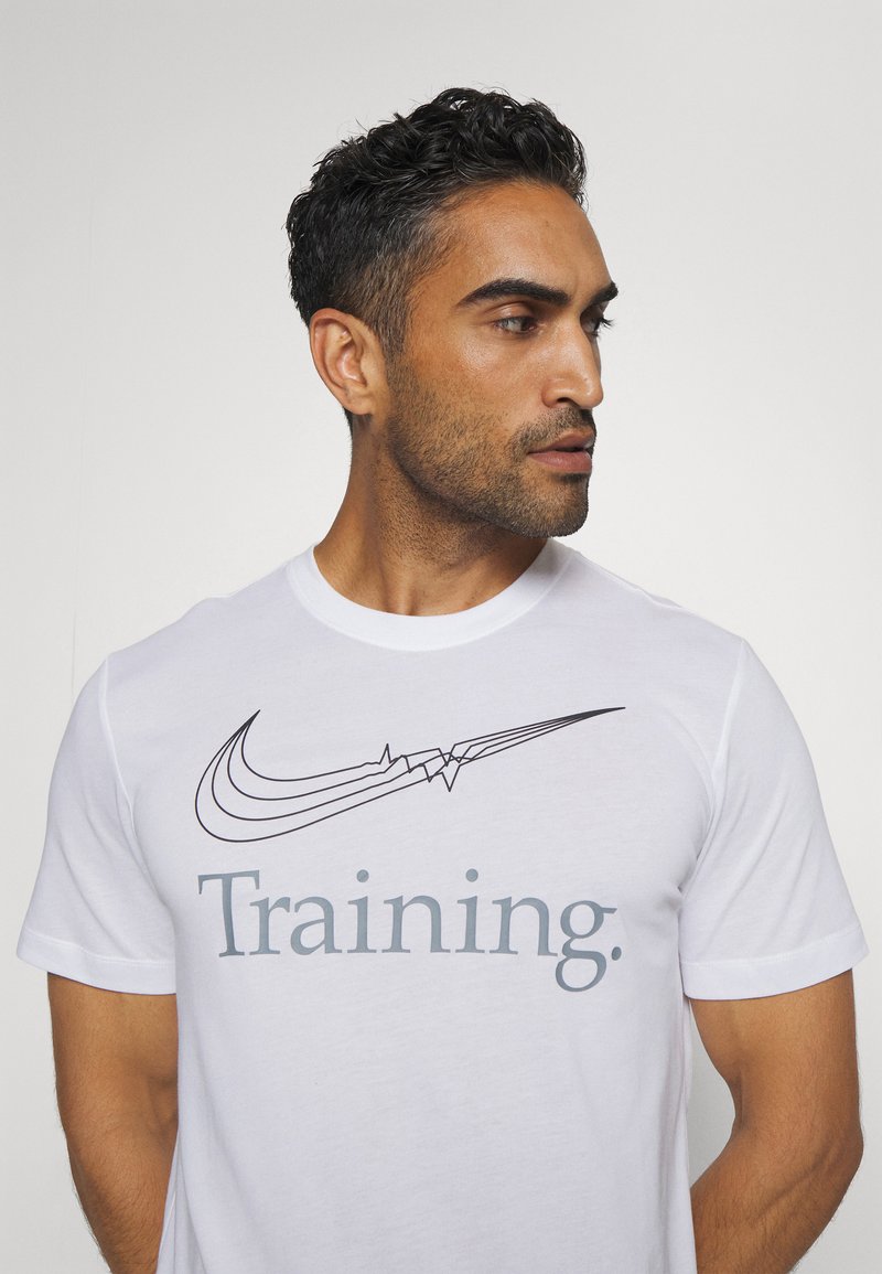 nike training dri fit t shirt
