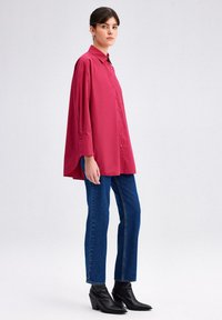 Touché Privé Blus - fuchsia