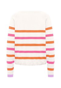 Witte trui met horizontale strepen in oranje, roze en paars. Ribgebreide mouwen en onderrand, klassieke ronde hals, zachte breistekstuur.