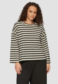 Gestreepte lange mouwen top in crème en zwart, met een ontspannen pasvorm, wijde halslijn en zachte, lichte stof.