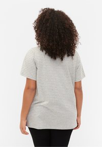Zizzi Triko s potiskem - grey