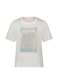 Hvid bomulds t-shirt med et stort "CIAO" grafisk motiv i beige og blå på en let tekstureret baggrund. Korte ærmer og rund halsudskæring.