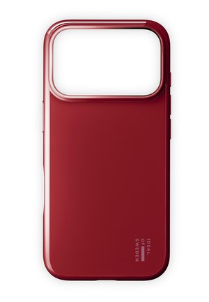 Funda roja para smartphone con gran abertura rectangular para la cámara y logo "Ideal of Sweden" en la esquina inferior derecha.