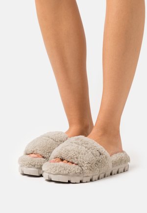 UGG, Chaussons - light grey