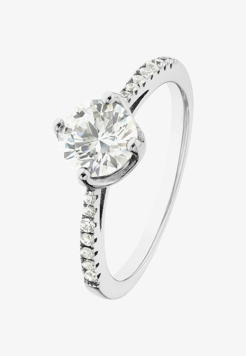 Solitaire-Diamantring aus Weißgold, mit einem großen runden Diamanten, der in vier Krappen gefasst ist, und kleineren Diamanten entlang eines polierten Bandes.