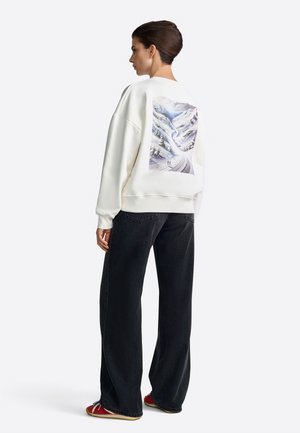Sweatshirt - pearl white