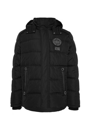 Giubbotto imbottito nero con colletto alto, design trapuntato, due tasche frontali con zip e un patch rotondo con il logo sul lato sinistro.
