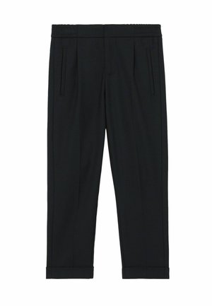 Schwarze maßgeschneiderte, knöchellange Hose mit Vordertaschen und umgeschlagenen Säumen, flach auf weißem Hintergrund präsentiert.
