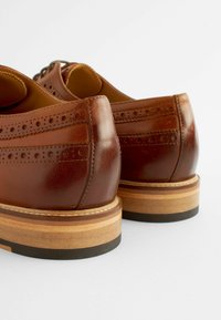 Next SIGNATURE ITALIAN REGULAR FIT - Paeltega jalanõud - brown