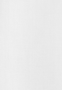 Tissu blanc texturé avec un motif géométrique subtil présentant de petites formes imbriquées et une apparence tissée douce.