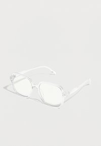 Valimata, transparent