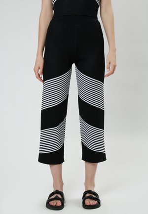 Trousers - black
