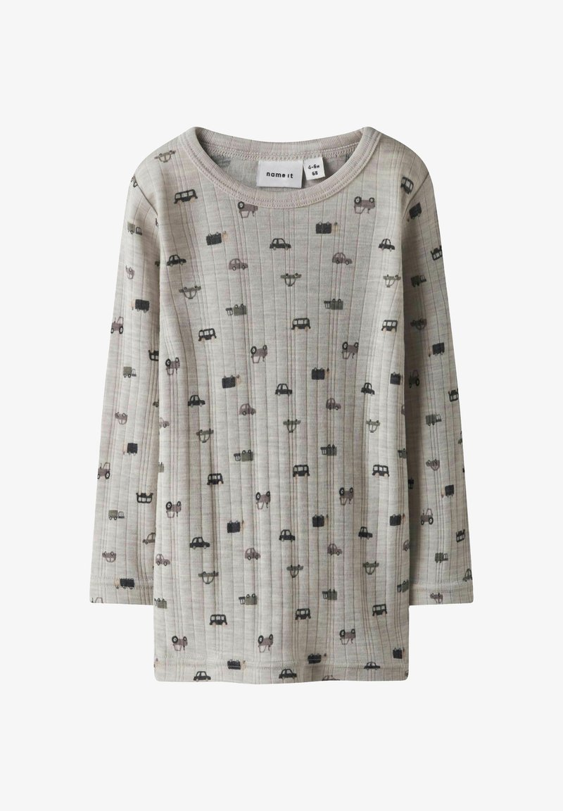 Hele halli pikkade varrukatega särk, mis on valmistatud ribakudumist, ja millel on erinevate autode ja aksessuaaride muster tumesinistes ja pruunides toonides.