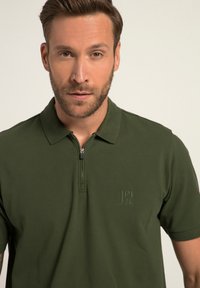 JP1880 Poloshirts - olive