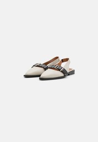 Bianco BIAVICTORIA SINGLE BUCKLE SLINGBACK - Balerini cu baretă la spate - black/beige