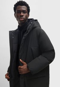 HUGO MANDEV - Cappotto invernale - black