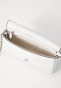 Calvin Klein Jeans SCULPTED FLAP PHONE MONO - Borsa a tracolla - tofu