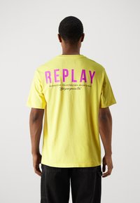 Replay Apdrukāts T-krekls - lemon yellow