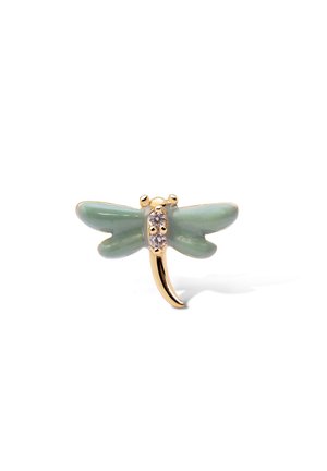 Goldfarbener Libellen-Anstecker mit hellgrünen Emaille-Flügeln und drei klaren Strasssteinen am Körper, mit einer glatten, glatten Oberfläche.
