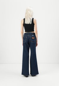 Wrangler Flared Jeans - whirlpool