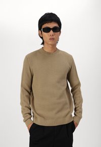 Selected Homme SLHDANE STRUCTURE CREW NECK - Pulóver - kelp