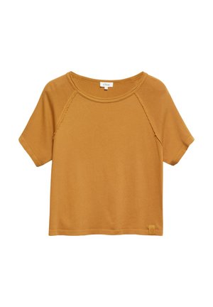 Musztardowożółta koszulka z krótkim rękawem, okrągłym dekoltem i surowo wykończonymi szwami raglanowymi, mała metka materiałowa na dolnym szwie.