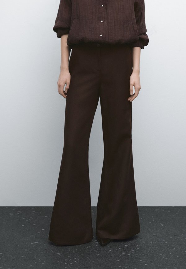 FLARE FIT WITH SEAMS - Trousers