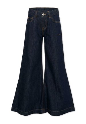 Jeans di denim scuro a zampa d'elefante con bottone frontale, cerniera e cuciture arancioni a contrasto, mostrati distesi su sfondo bianco.