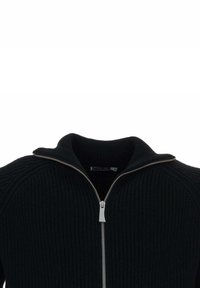 Pull zippé noir avec une texture côtelée, doté d'un col montant et de quincaillerie en argent. Design simple, sans motifs ni accents.