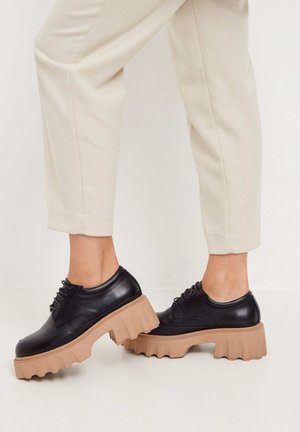 LOAFERS CHUNKY  PLATTFORM  - Veterschoenen - black