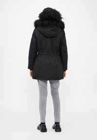 ONLY Petite ONLIRIS - Zimski kaput - black