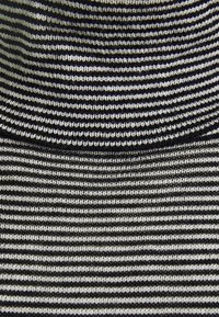 GAP Petite Stickad tröja - black