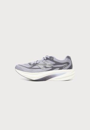 New Balance, SUPERCOMP REBEL V1 - Laufschuh Straße - digital mist/grey matter