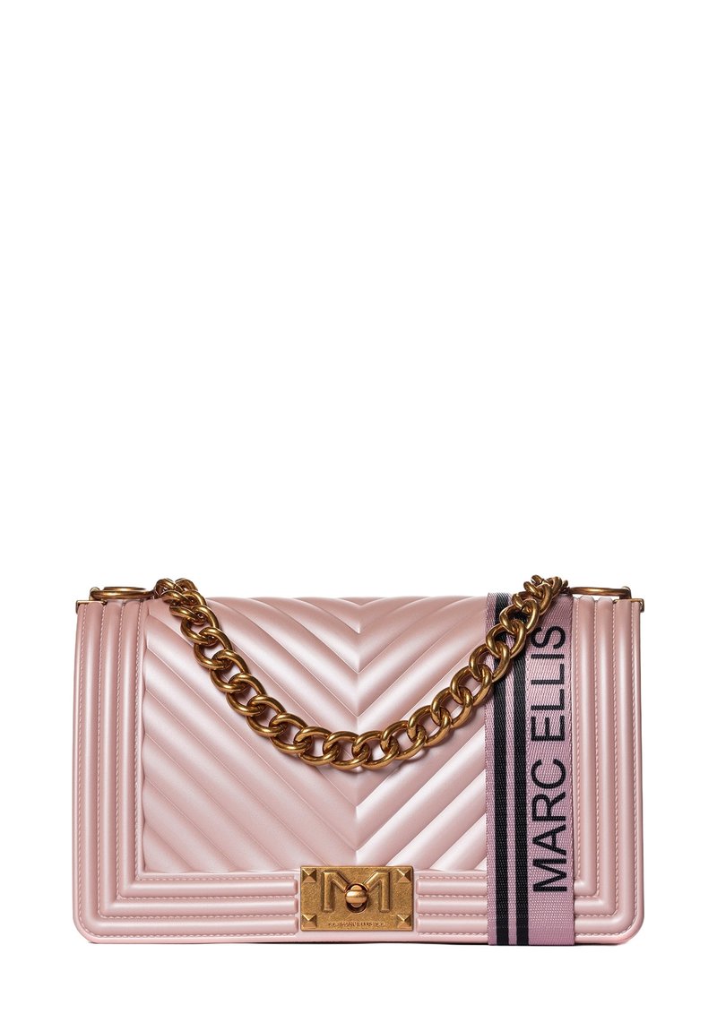 Rosa gesteppte Handtasche mit Chevron-Muster, goldener Kettenriemen und einem schwarz-pinken markierten Band. Verfügt über einen goldfarbenen Verschluss.