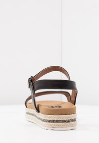 Refresh Korkeakorkoiset sandaalit - black