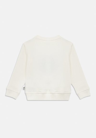 Fehér pamut pulóver hosszú ujjakkal, kerek nyakkivágással, bordázott mandzsettákkal és szegéllyel. Sima felületű, minimalista dizájn.