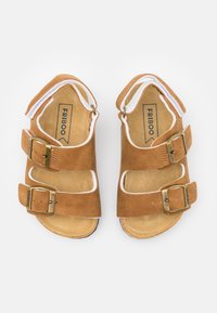 Friboo Sandaalit nilkkaremmillä - brown