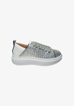 Silver woven-pattern sneaker with a white leather heel and grey laces. Features a rounded toe and a slight wedge sole.