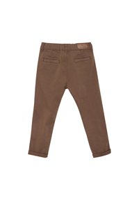Pantalones de algodón marrón con un corte ajustado, que cuentan con dos bolsillos traseros, dobladillos enrollados y una etiqueta de cuero en la cinturilla.