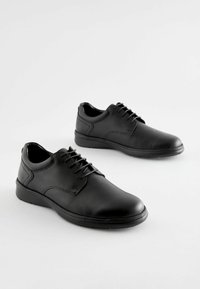 Next DERBY WIDE FIT - Elegantsed paeltega jalatsid - black