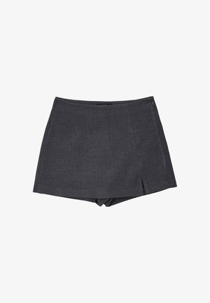 Pantaloni corti grigio scuro con un motivo a righe sottili, dotati di chiusura con zip laterale e orlo leggermente svasato con piccole fenditure.