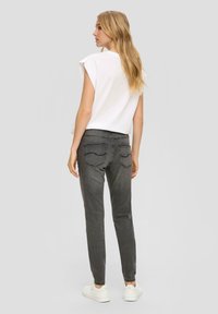 QS Slim fit jeans - schiefergrau